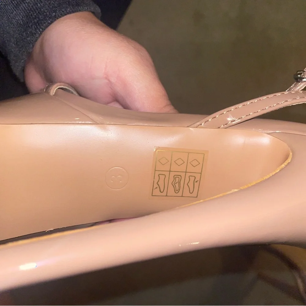 Pretty little thing heels / size 5 US but labeled as size 3 / tan - Picture 3 of 4